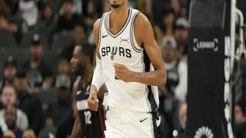 意杯：恩波利点球击败菲奥伦蒂那，成功闯入复赛